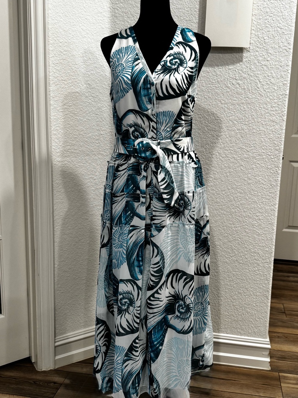 WHITE HOUSE BLACK MARKET Teal Floral Maxi Dress, sleeveless and belted Size 6